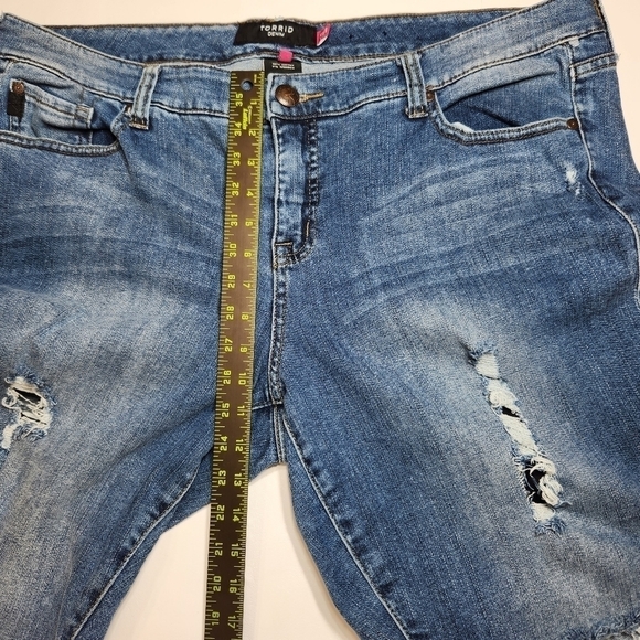 Torrid Distressed Bootcut Jeans, Size 20 - Picture 14 of 15
